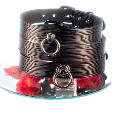 SiaLinda: Halsband Stria, edles italienisches Premiumleder, Streifenlook - SiaLinda.com